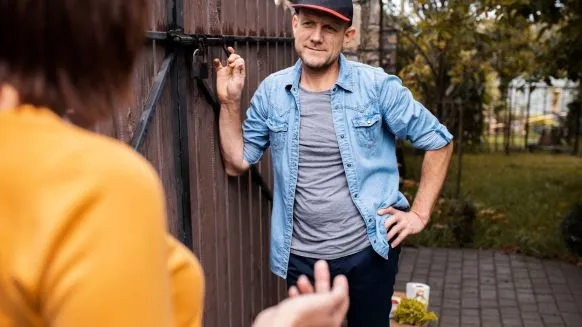 Que faire en cas de trouble anormal du voisinage ?  - Crédit photo : &copy; @freepik